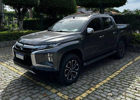 MITSUBISHI L200 TRITON 2.4 16V TURBO DIESEL SPORT HPE-S CD 4P 4X4 AUTOMÁTICO MITSUBISHI L200 TRITON 2.4 16V TURBO DIESEL SPORT HPE-S CD 4P 4X4 AUTOMÁTICO